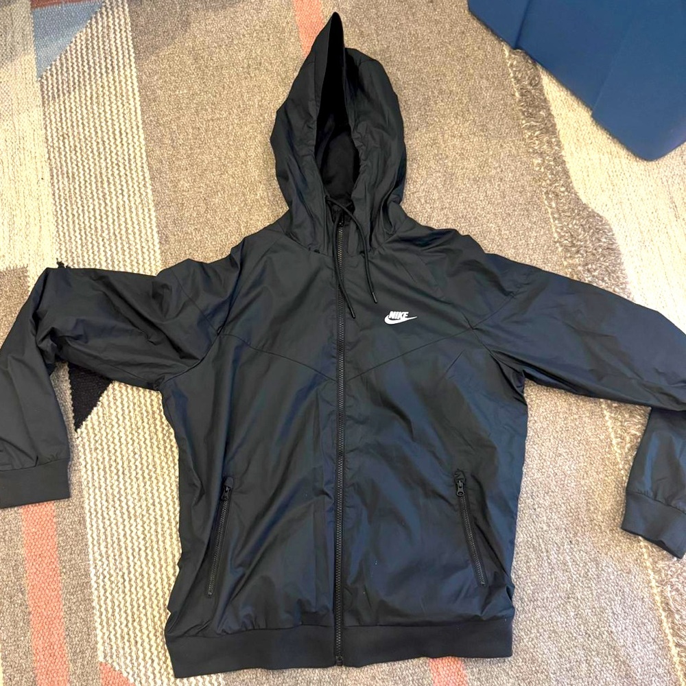 Nike men’s jacket lightweight windbreaker
